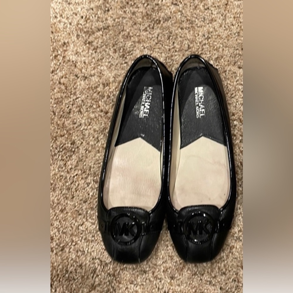 Black size 8, Michael Kors flats